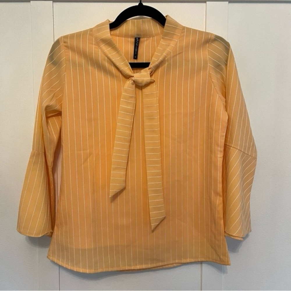 NWT  Peach Bell Sleeve Henny Blouse with Tie Front  Womens Medium - Picture 5 of 11